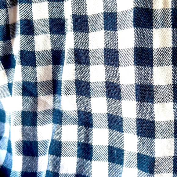 Laura Scott Woman Long Sleeve Top that has adjustable sleeves - Picture 3 of 6